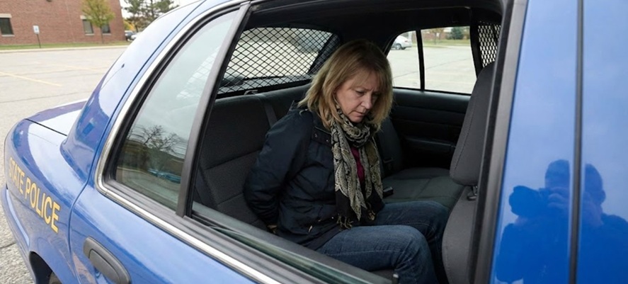 Should i answer police questions talk